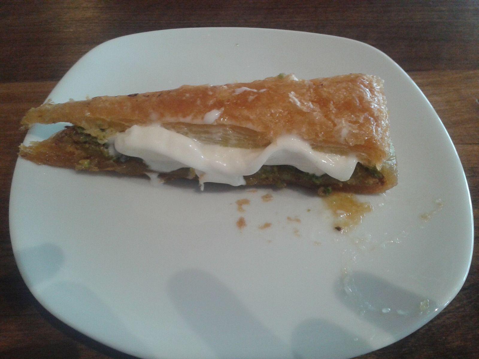 Bistorya Havuç Slice Baklava with Pistachios